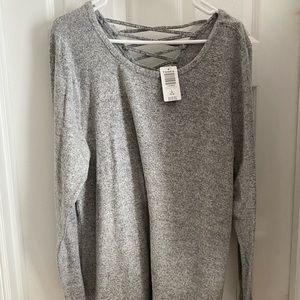 New never worn Torrid grey soft comfy sweater size 2. Smoke free pet free home.